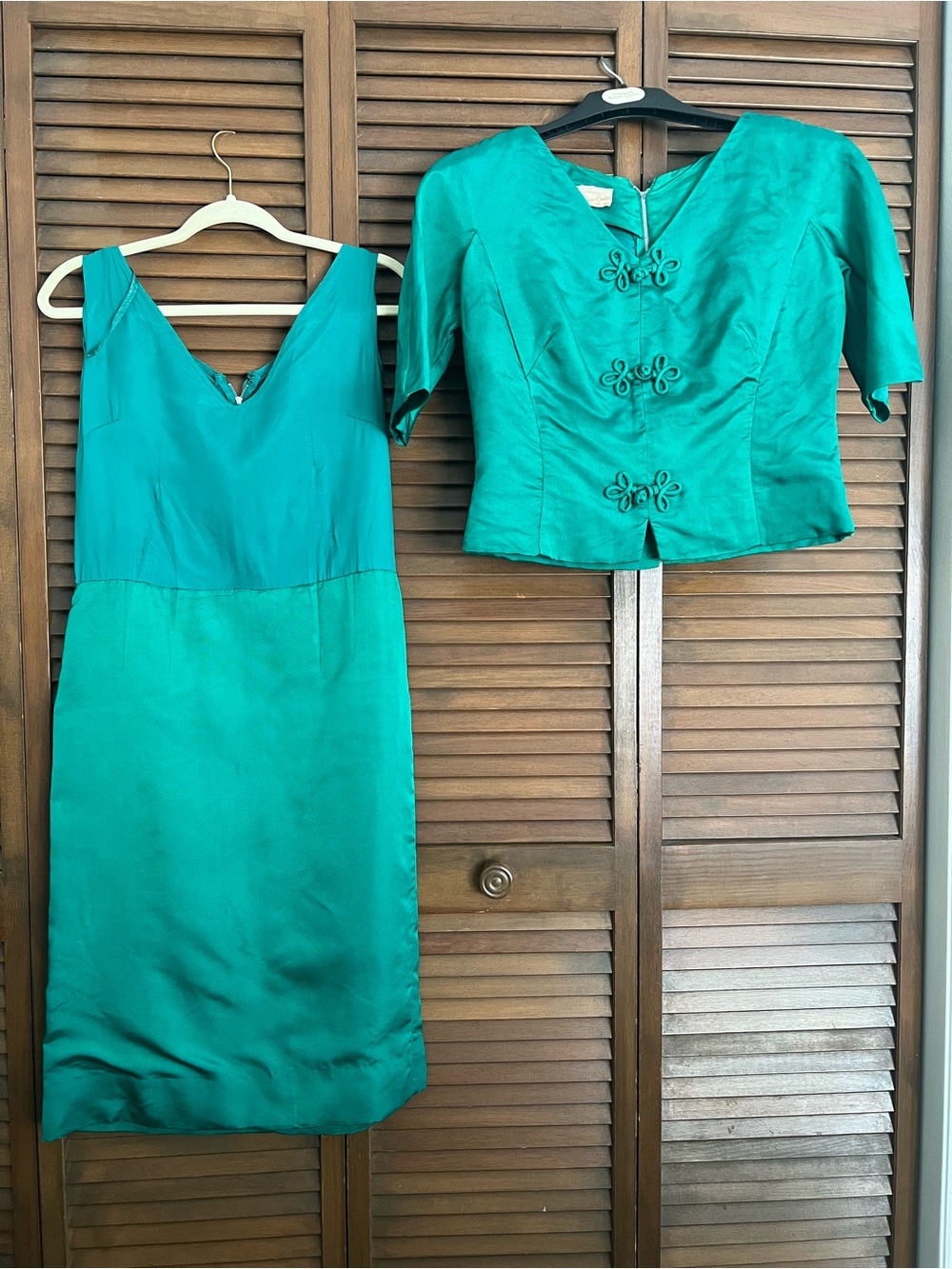 Vintage 1960s Emerald Satin Cocktail Dress and Short Sleeve Jacket Set